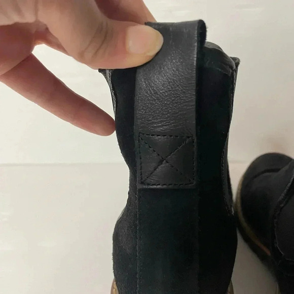 BTU by Bertuchi Lug Sole Black Suede Leather Boots Size 9 - Picture 4 of 13